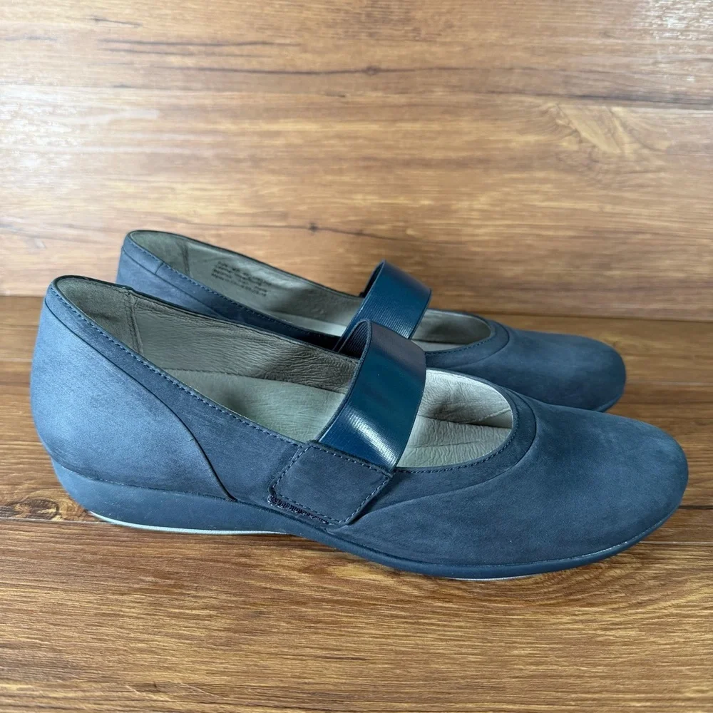 DANSKO ‘Kendra’ Blue‎ Mary Jane Flats Women’s Size 9 (40) Slip-On Shoes